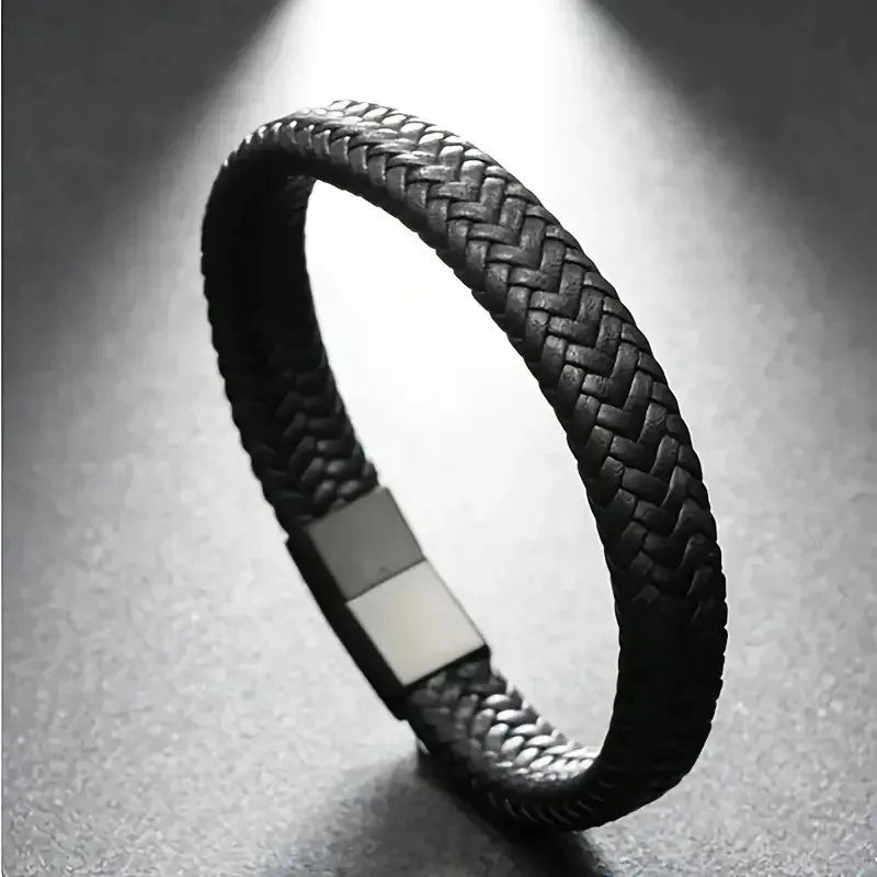 USB Bracelet Charger – Leather Design