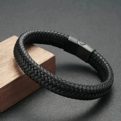 USB Bracelet Charger – Leather Design